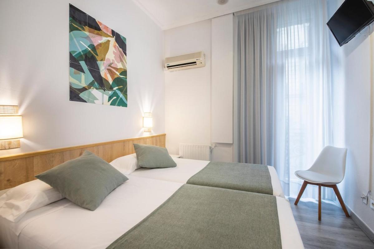 Twin With Private Bathroom Appartement Saint-Sébastien